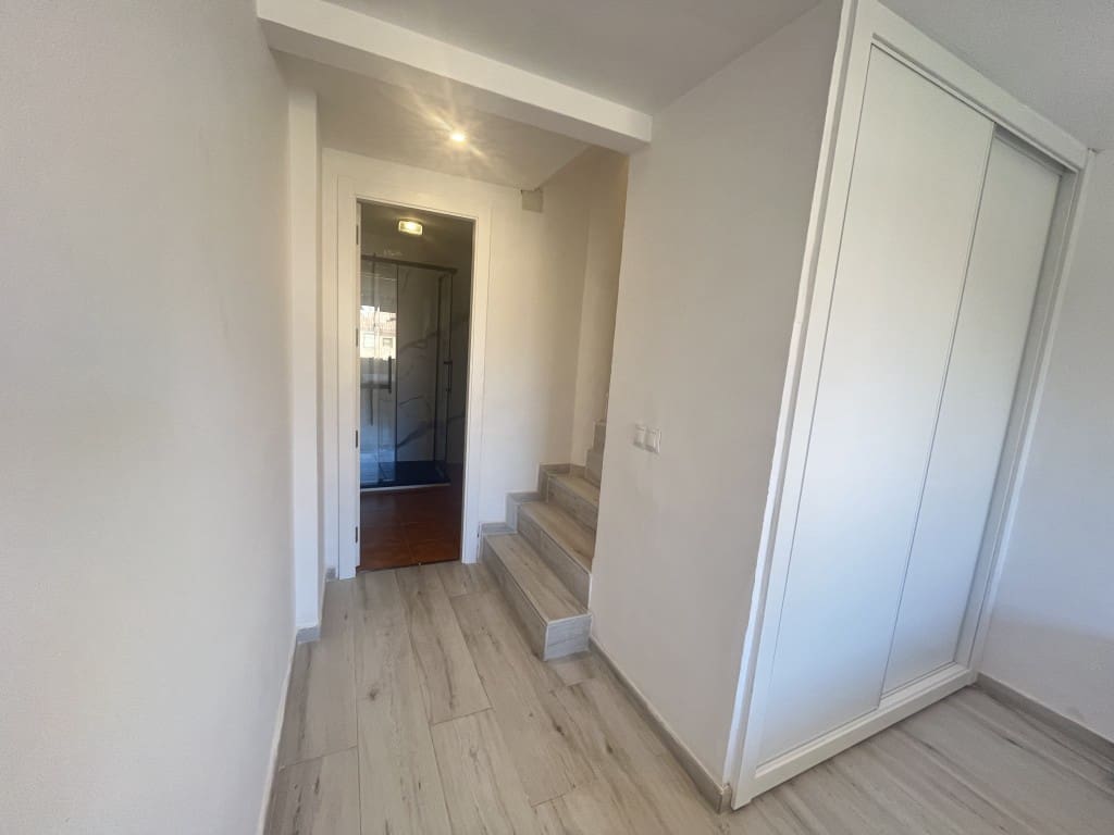 1 quarto Apartamento para arrendar em Carib Playa com piscina - 1 400 € (Ref: 9658322)