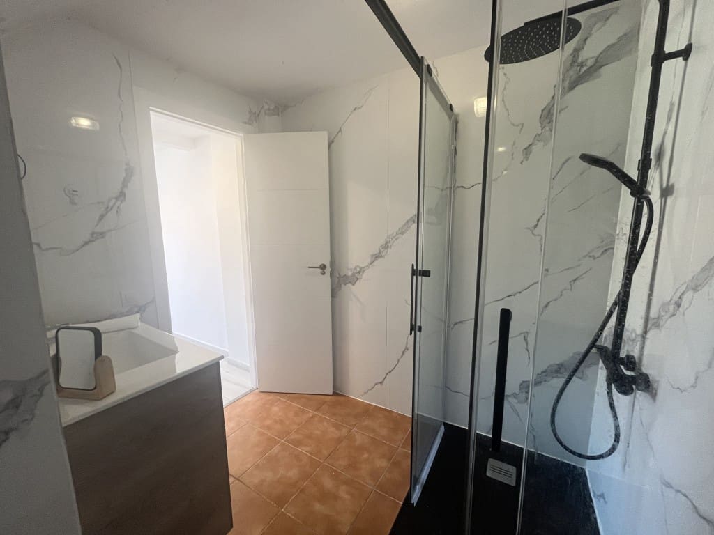 1 quarto Apartamento para arrendar em Carib Playa com piscina - 1 400 € (Ref: 9658322)