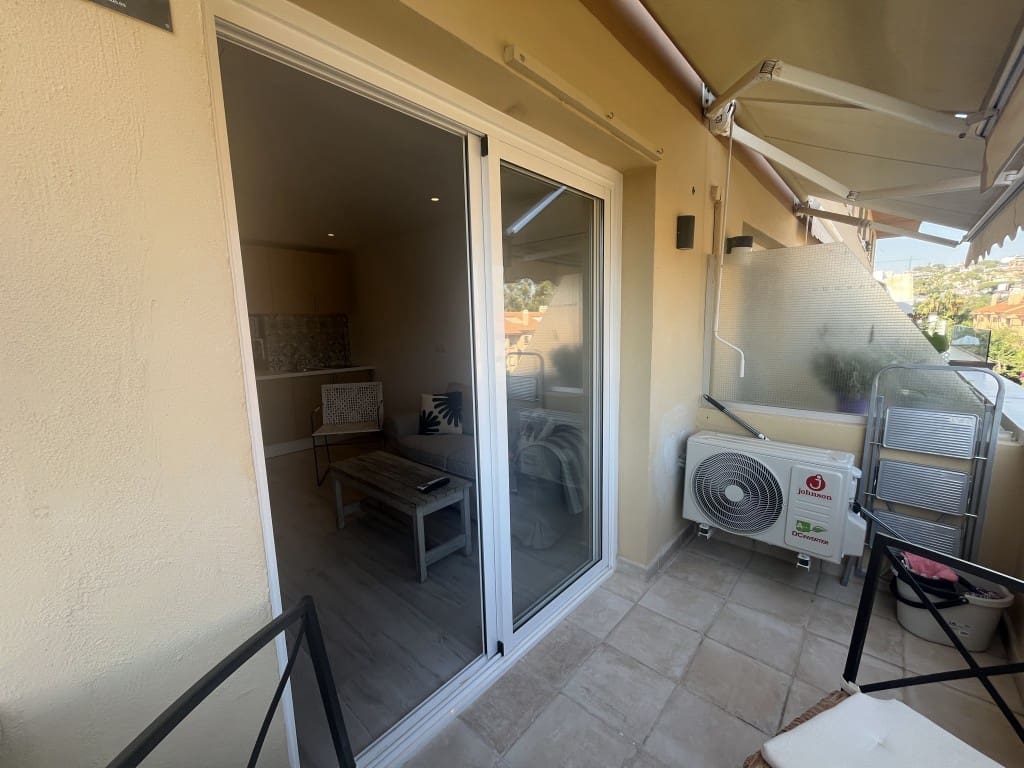 1 quarto Apartamento para arrendar em Carib Playa com piscina - 1 400 € (Ref: 9658322)