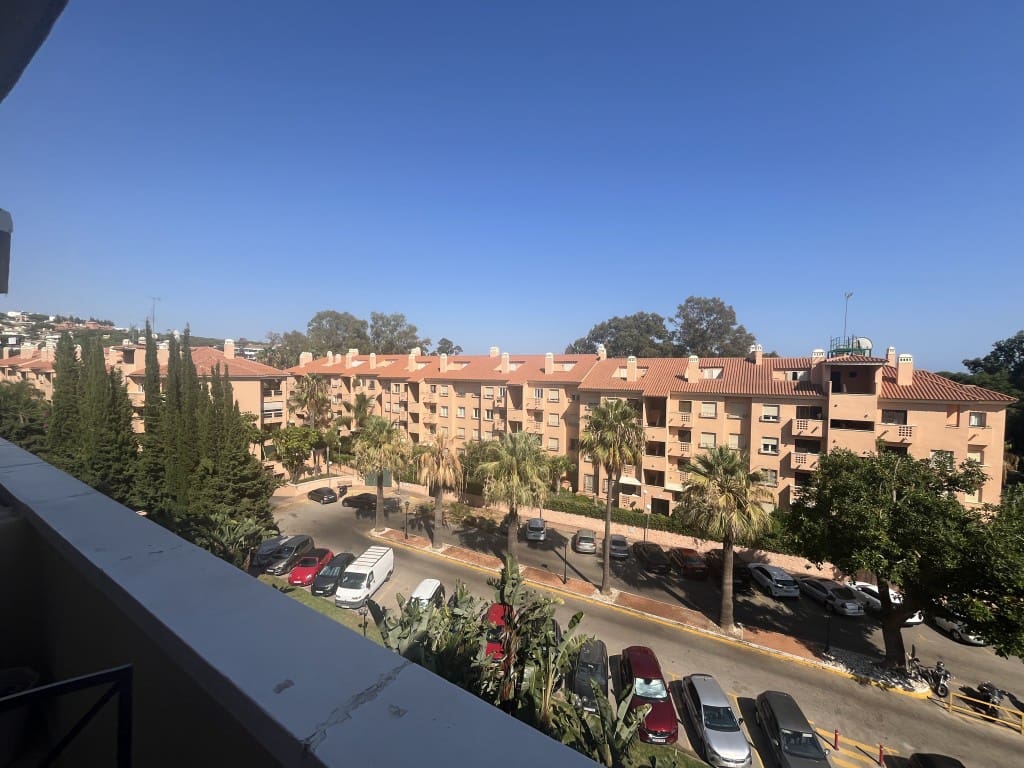 1 quarto Apartamento para arrendar em Carib Playa com piscina - 1 400 € (Ref: 9658322)