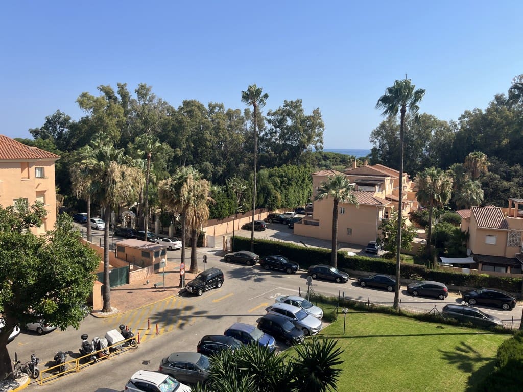 1 quarto Apartamento para arrendar em Carib Playa com piscina - 1 400 € (Ref: 9658322)