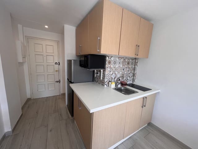 1 sypialnia Apartament do wynajęcia w Carib Playa, Marbella z basenem - 1 300 € (Ref: 9658322)