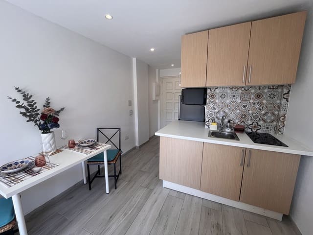 1 sypialnia Apartament do wynajęcia w Carib Playa, Marbella z basenem - 1 300 € (Ref: 9658322)