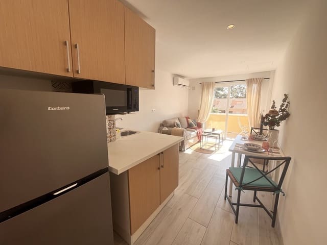 1 sypialnia Apartament do wynajęcia w Carib Playa, Marbella z basenem - 1 300 € (Ref: 9658322)