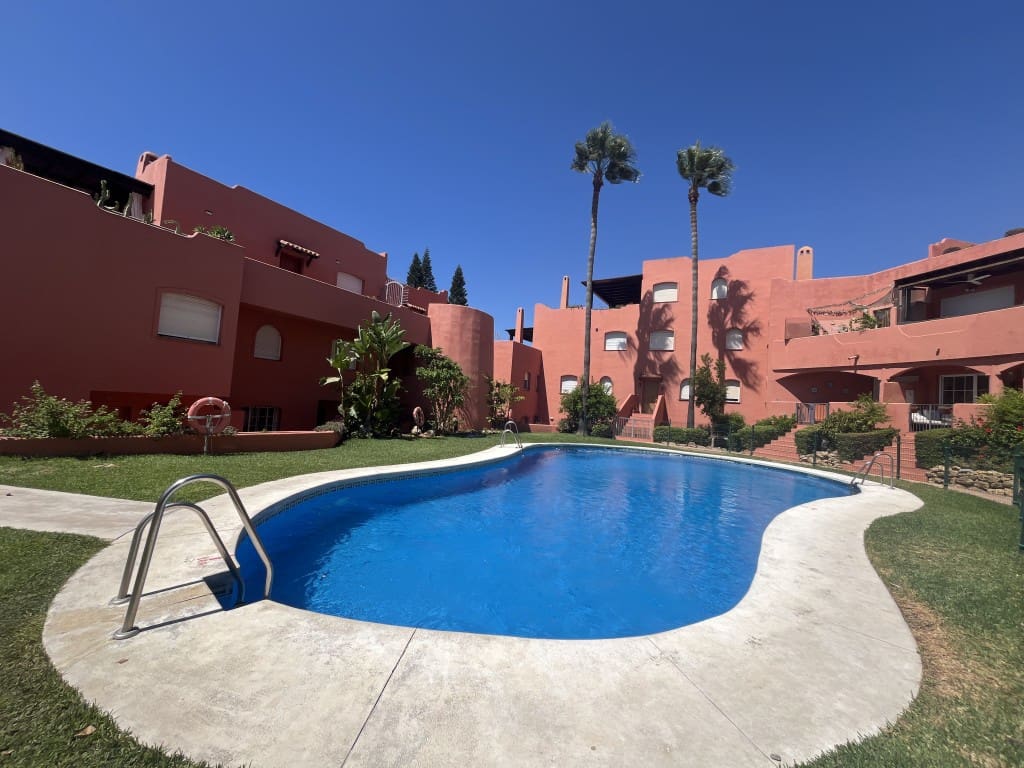 2 bedroom Apartment for rent in Las Chapas with pool garage - € 1,600 (Ref: 9673806)