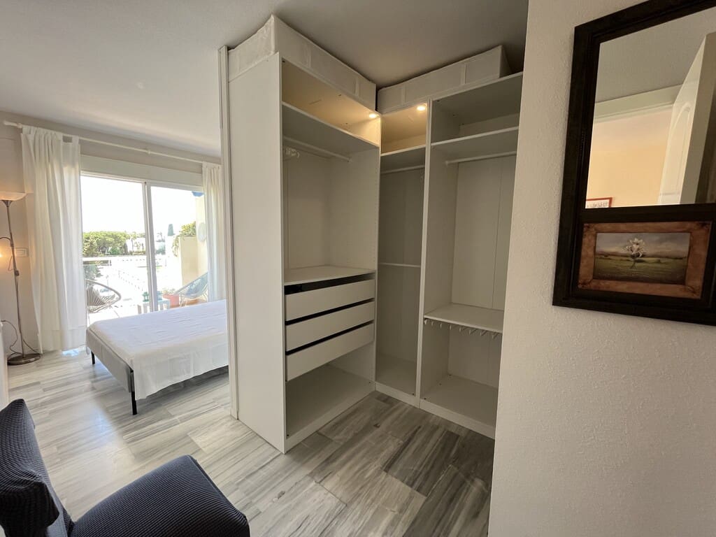 1 bedroom Apartment for rent in Marbella with pool - € 1,400 (Ref: 9714497)