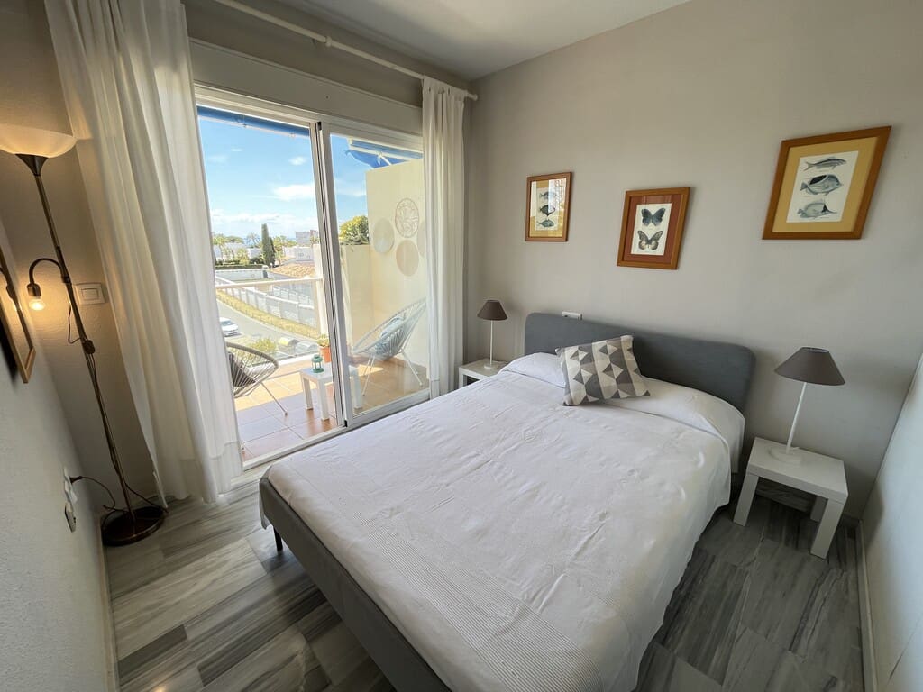 1 bedroom Apartment for rent in Marbella with pool - € 1,400 (Ref: 9714497)