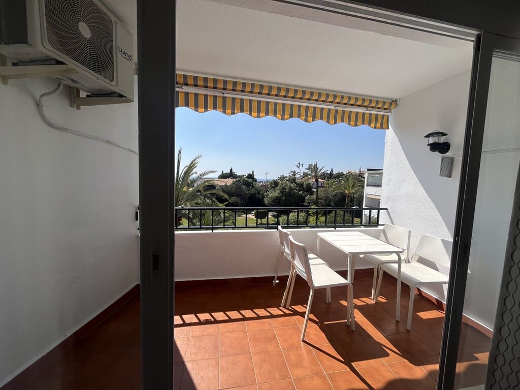 Studio for rent in Marbesa with pool - € 850 (Ref: 9721088)