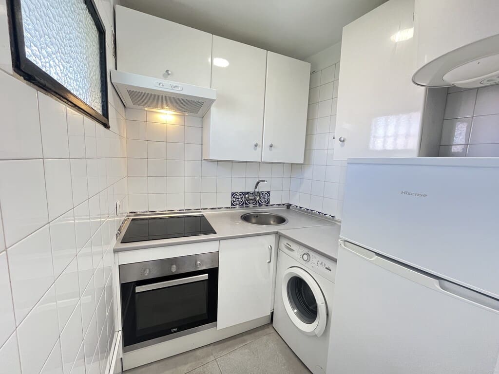 Studio for rent in Marbesa with pool - € 850 (Ref: 9721088)