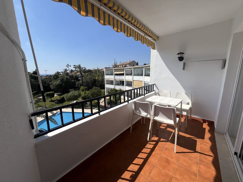 Studio for rent in Marbesa with pool - € 850 (Ref: 9721088)