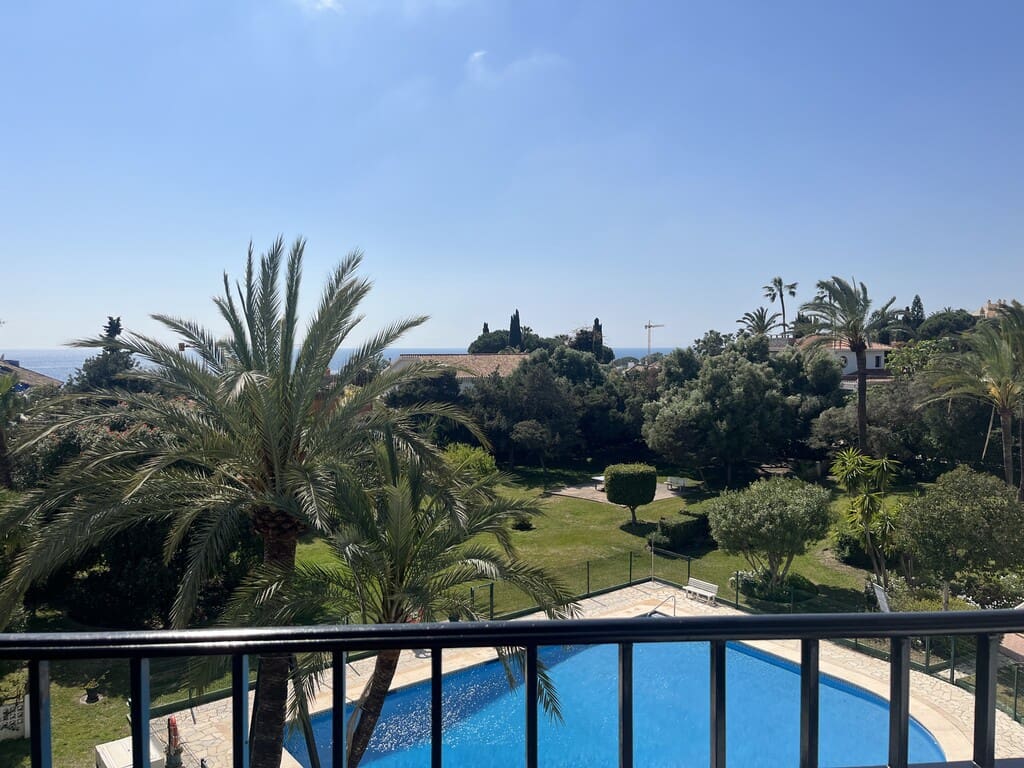 Studio for rent in Marbesa with pool - € 850 (Ref: 9721088)