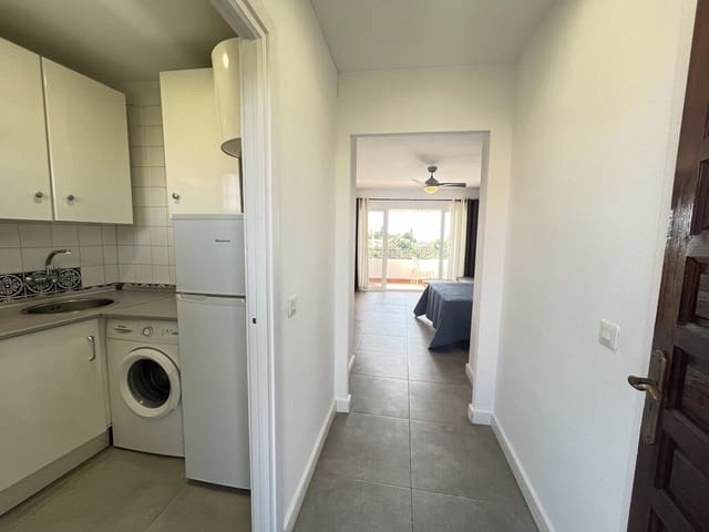 Studio for rent in Marbesa, Marbella with pool - € 850 (Ref: 9721088)