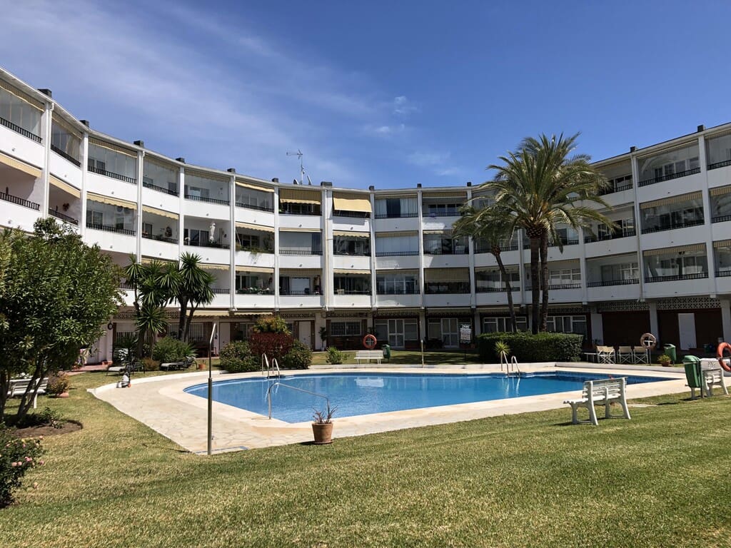 Studio for rent in Marbesa with pool - € 850 (Ref: 9721088)