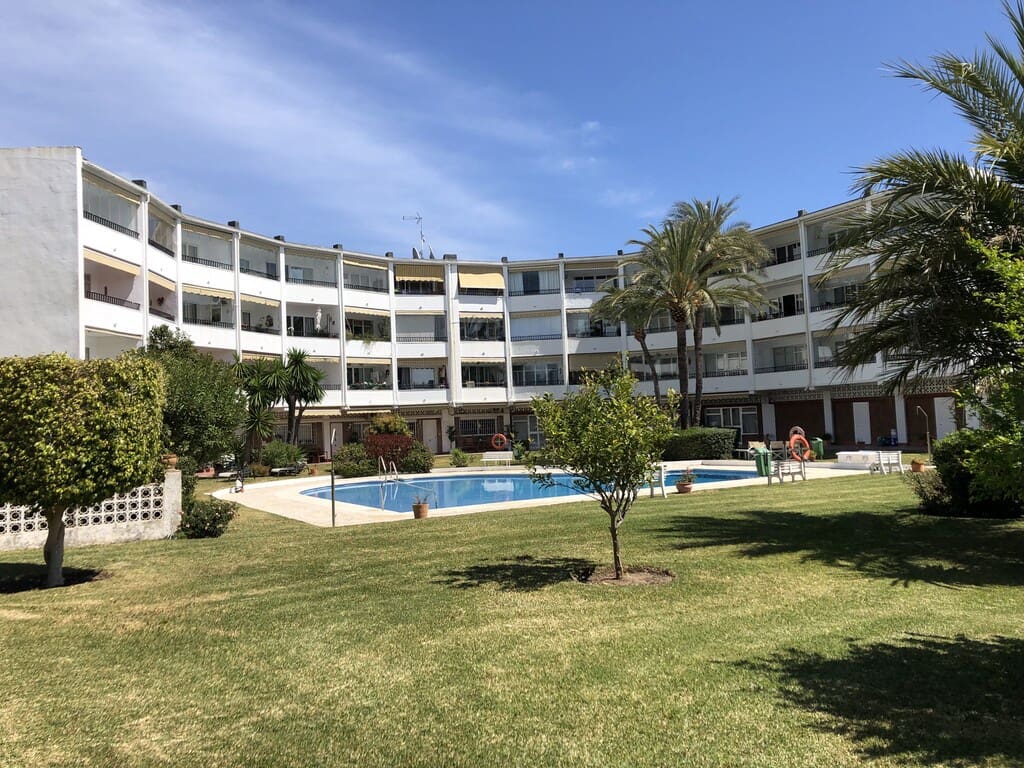 Studio for rent in Marbesa with pool - € 850 (Ref: 9721088)