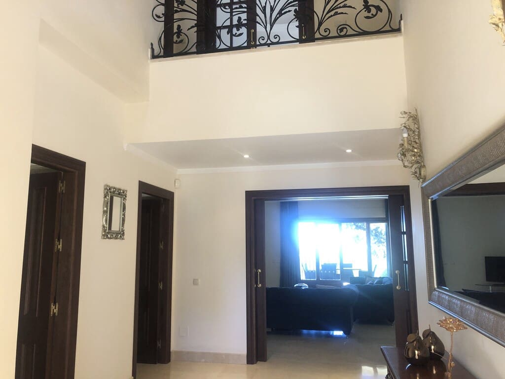 5 bedroom Villa for rent in Las Chapas with pool garage - € 10,000 (Ref: 9790784)