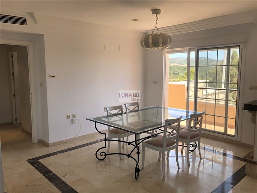 3 quarto Penthouse para arrendar em Rio Real com piscina garagem - 2 800 € (Ref: 9796194)