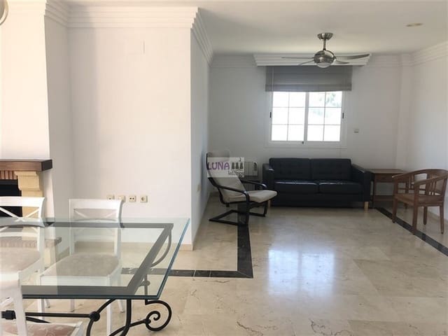 3 quarto Penthouse para arrendar em Río Real, Marbella com piscina garagem - 2 800 € (Ref: 9796194)