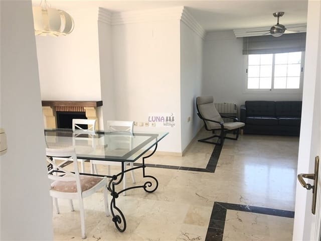 3 quarto Penthouse para arrendar em Río Real, Marbella com piscina garagem - 2 800 € (Ref: 9796194)