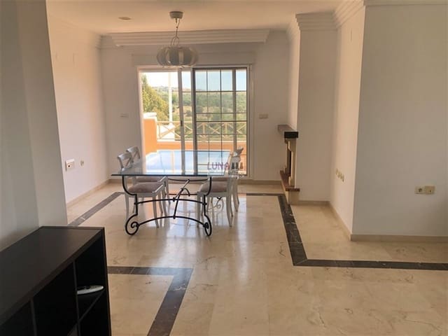 3 quarto Penthouse para arrendar em Río Real, Marbella com piscina garagem - 2 800 € (Ref: 9796194)