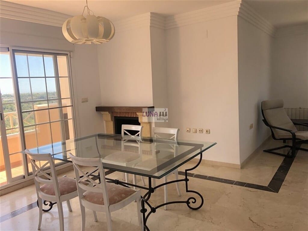 3 quarto Penthouse para arrendar em Rio Real com piscina garagem - 2 800 € (Ref: 9796194)