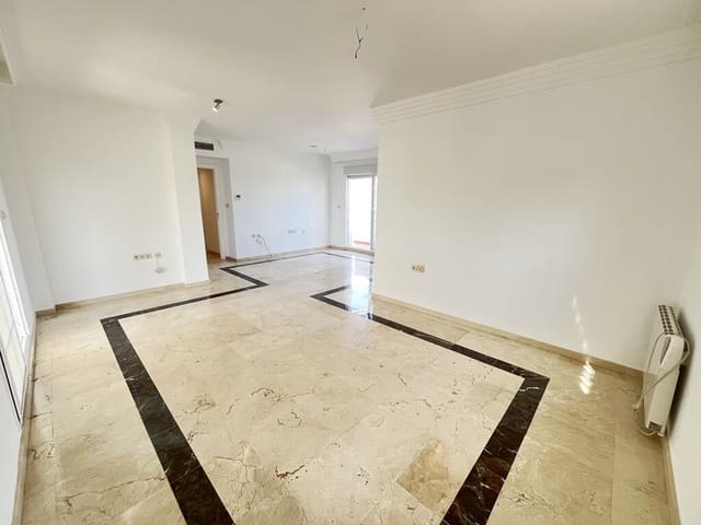 3 bedroom Penthouse for rent in Río Real, Marbella with pool garage - € 2,600 (Ref: 9796194)