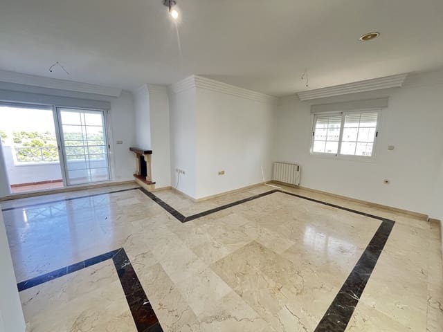 3 bedroom Penthouse for rent in Río Real, Marbella with pool garage - € 2,600 (Ref: 9796194)