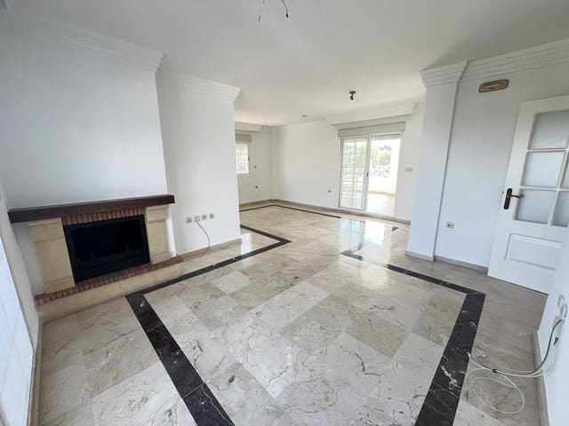 3 bedroom Penthouse for rent in Río Real, Marbella with pool garage - € 2,600 (Ref: 9796194)