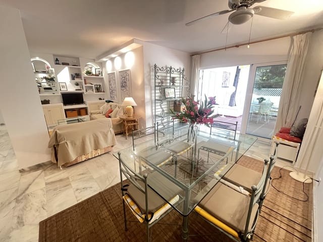 3 bedroom Beach Apartment for rent in Elviria, Marbella with pool - € 1,900 (Ref: 9912696)