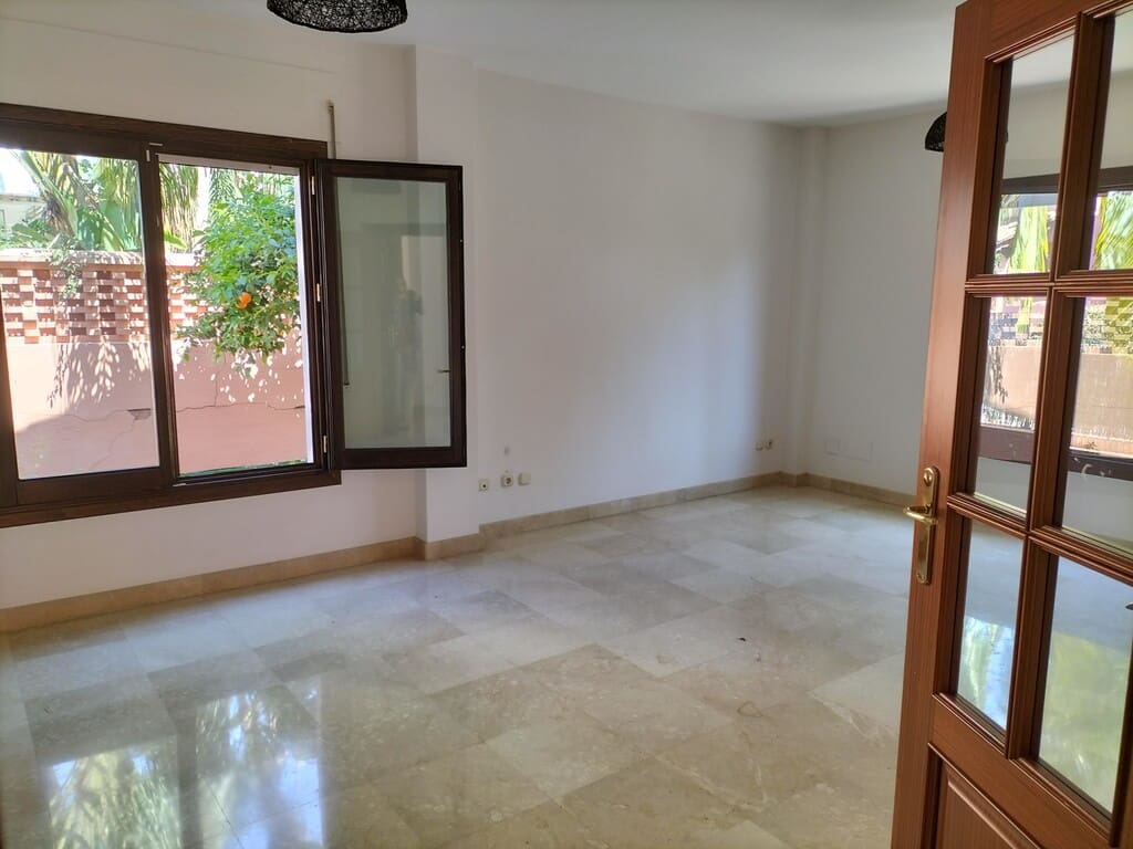 4 Zimmer Villa zu verkaufen in Marbella mit Pool Garage - 4.000.000 € (Ref: 9933679)