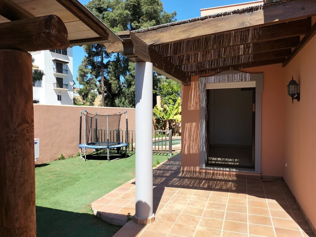 4 Zimmer Villa zu verkaufen in Marbella mit Pool Garage - 4.000.000 € (Ref: 9933679)