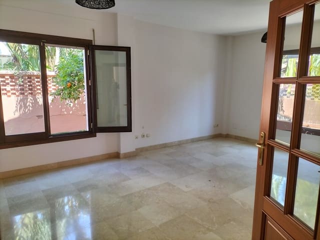 4 Zimmer Villa zu verkaufen in Marbella Centro, Marbella mit Pool Garage - 4.000.000 € (Ref: 9933679)