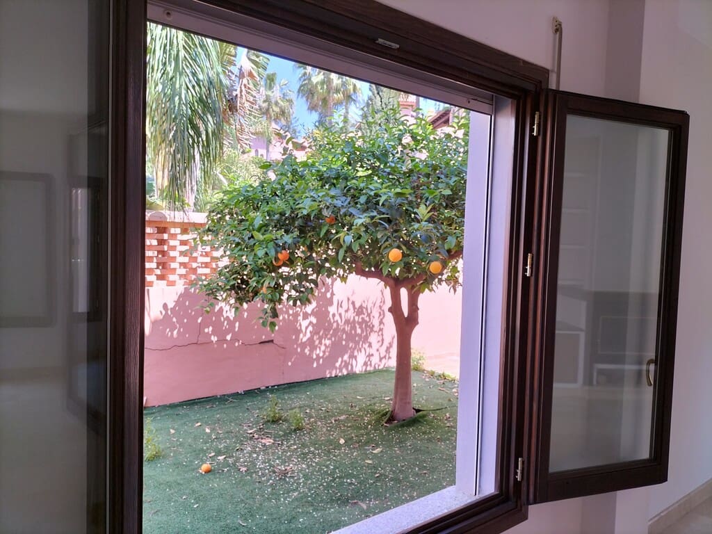 4 Zimmer Villa zu verkaufen in Marbella mit Pool Garage - 4.000.000 € (Ref: 9933679)