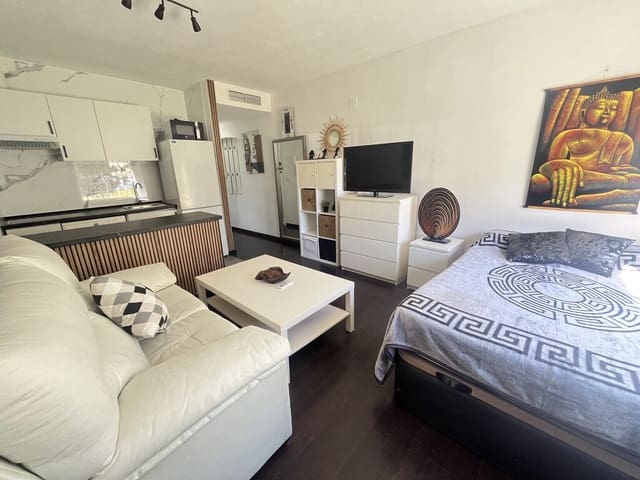 Studio til salg i Las Chapas, Marbella med swimmingpool - € 199.500 (Ref: 9962261)