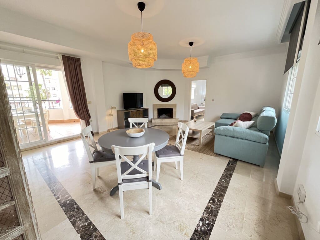 Apartamento de 2 habitaciones en Nueva Andalucia en venta con piscina garaje - 450.000 € (Ref: 9966280)