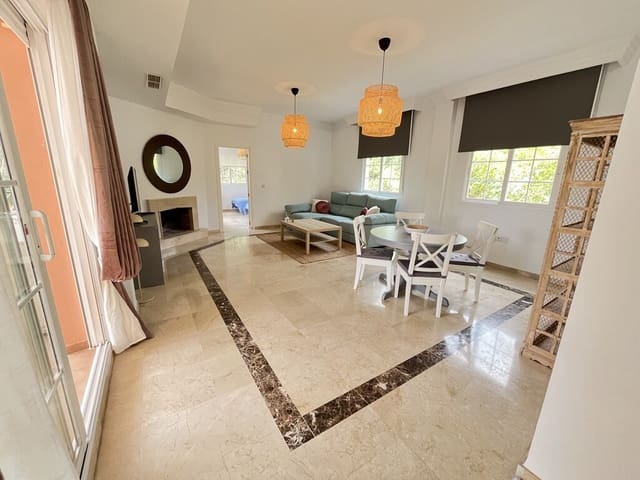 2 sypialnia Apartament na sprzedaż w Nueva Andalucia, Marbella z basenem garażem - 450 000 € (Ref: 9966280)