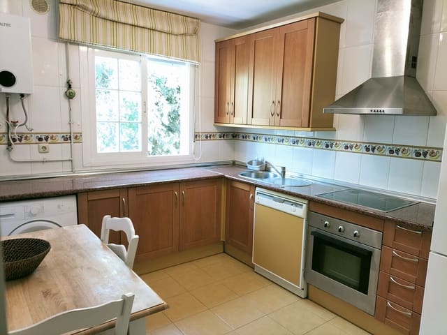 2 sypialnia Apartament na sprzedaż w Nueva Andalucia, Marbella z basenem garażem - 450 000 € (Ref: 9966280)