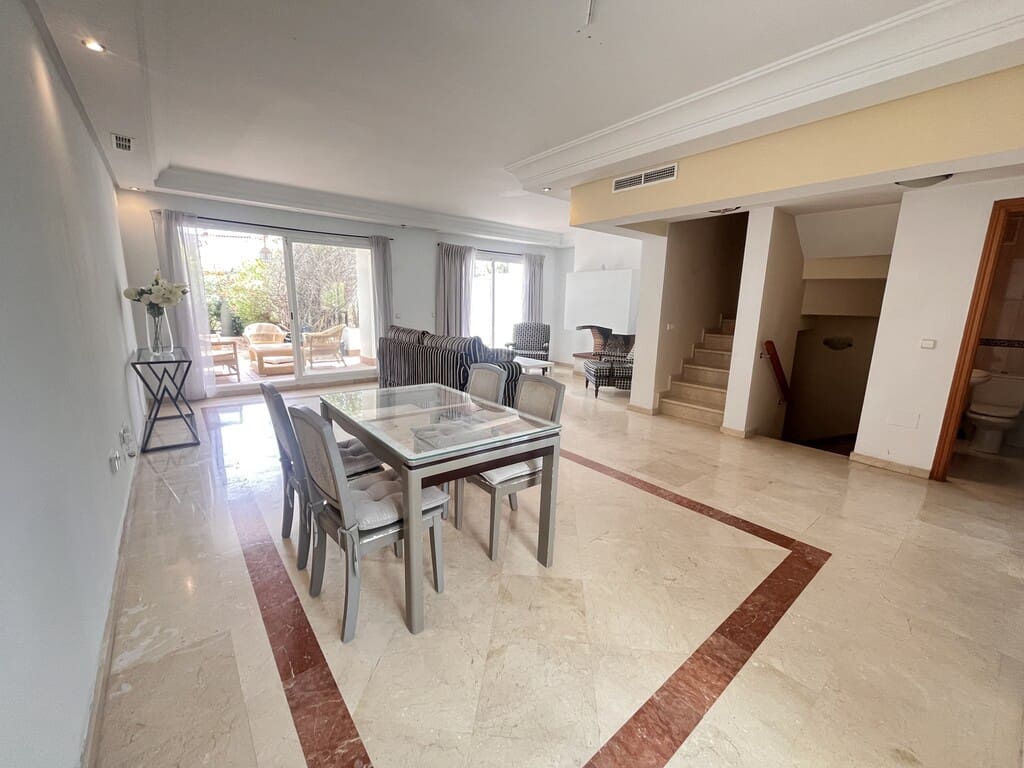 4 bedroom Townhouse for sale in Golden Mile with pool garage - € 1,600,000 (Ref: 9969330)
