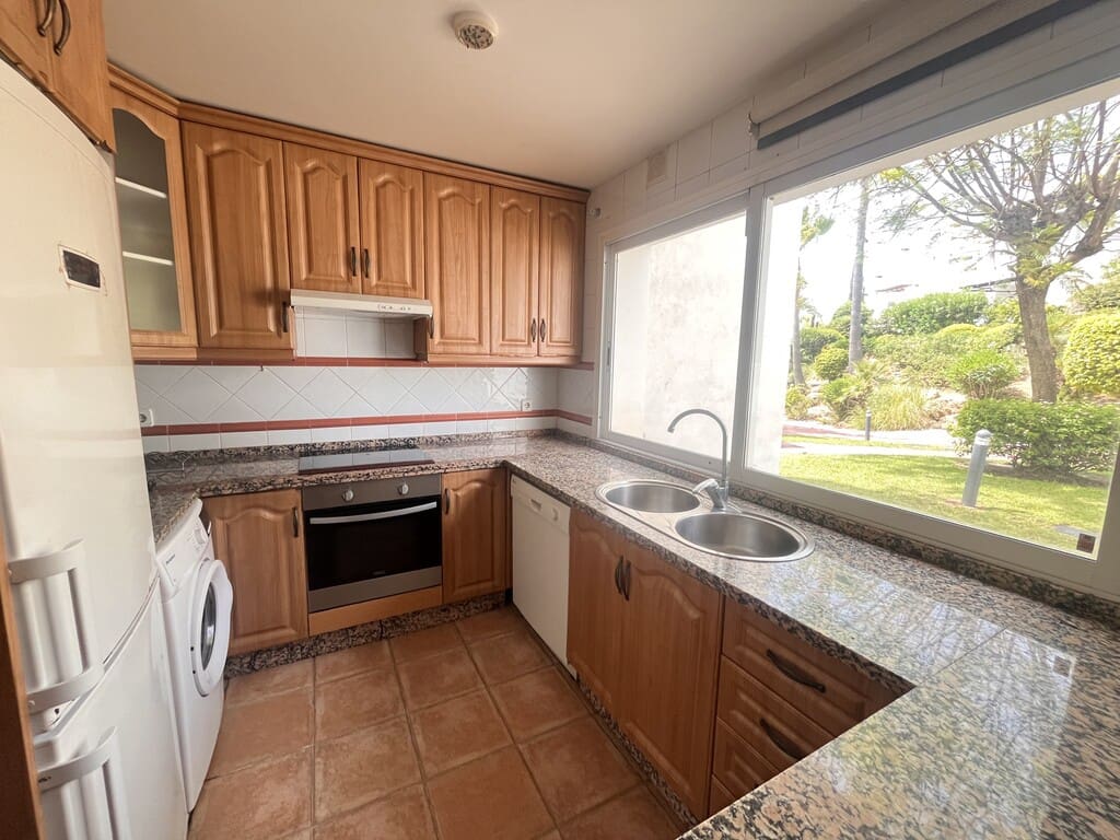 4 bedroom Townhouse for sale in Golden Mile with pool garage - € 1,600,000 (Ref: 9969330)