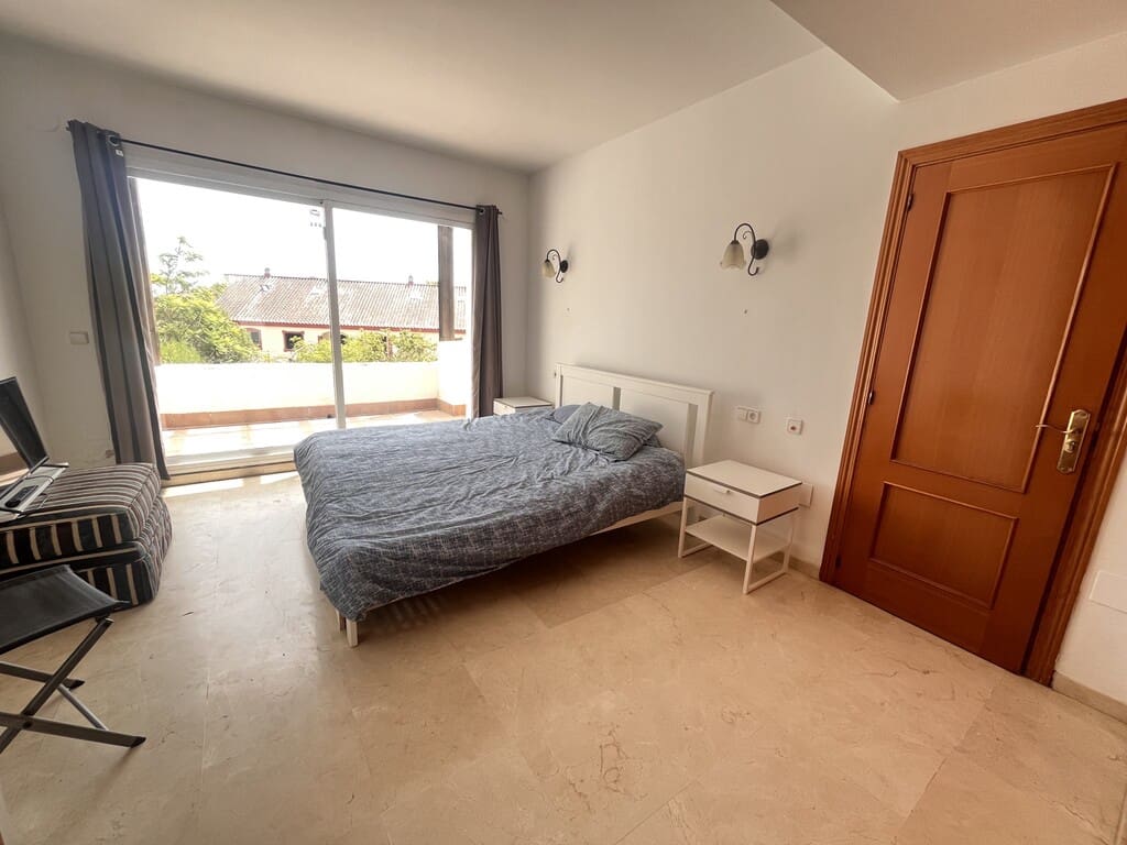 4 bedroom Townhouse for sale in Golden Mile with pool garage - € 1,600,000 (Ref: 9969330)