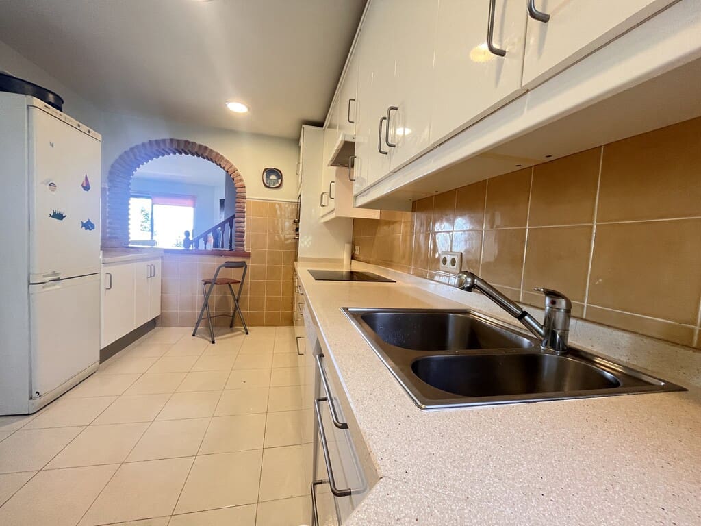 3 bedroom Apartment for rent in Marbella with pool garage - € 2,300 (Ref: 9969331)