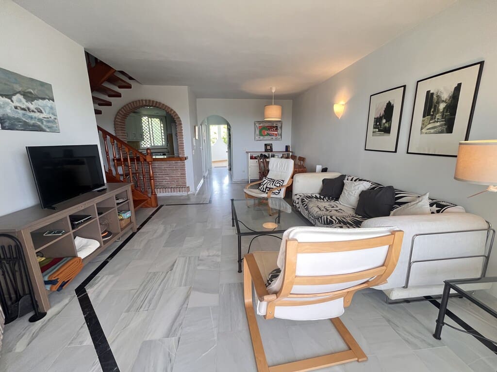3 bedroom Apartment for rent in Marbella with pool garage - € 2,300 (Ref: 9969331)
