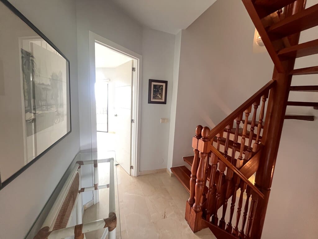 3 bedroom Apartment for rent in Marbella with pool garage - € 2,300 (Ref: 9969331)