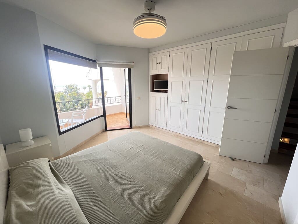 3 bedroom Apartment for rent in Marbella with pool garage - € 2,300 (Ref: 9969331)