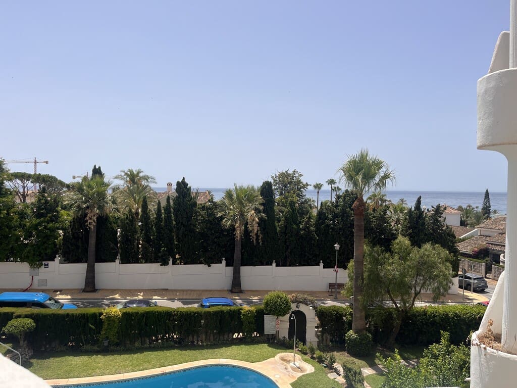 3 bedroom Apartment for rent in Marbella with pool garage - € 2,300 (Ref: 9969331)
