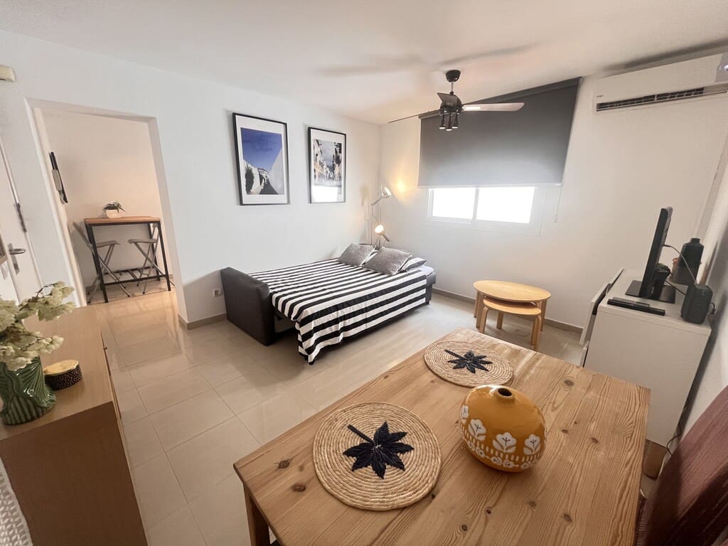 Studio til leie i Marbella - € 1 200 (Ref: 9976867)