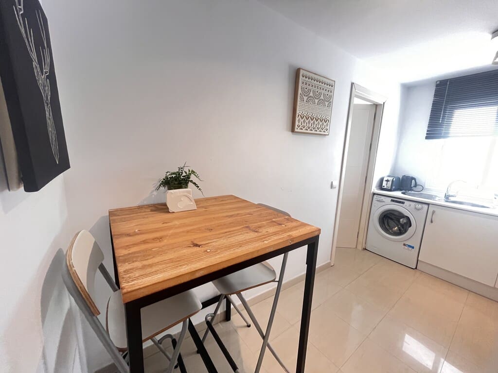 Studio til leie i Marbella - € 1 200 (Ref: 9976867)