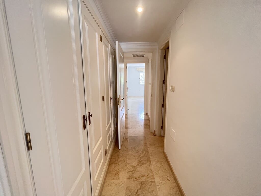 3 soverom Penthouse til leie i Rio Real med svømmebasseng garasje - € 2 200 (Ref: 9976868)