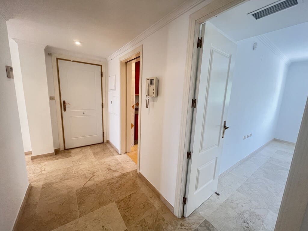 3 soverom Penthouse til leie i Rio Real med svømmebasseng garasje - € 2 200 (Ref: 9976868)