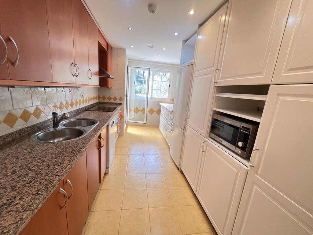 3 soverom Penthouse til leie i Rio Real med svømmebasseng garasje - € 2 200 (Ref: 9976868)