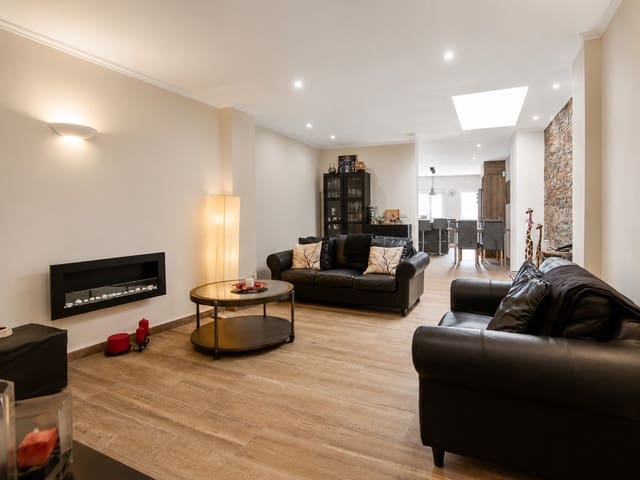 4 chambre Maison de Ville à vendre à Albaida avec garage - 225 000 € (Ref: 10042319)